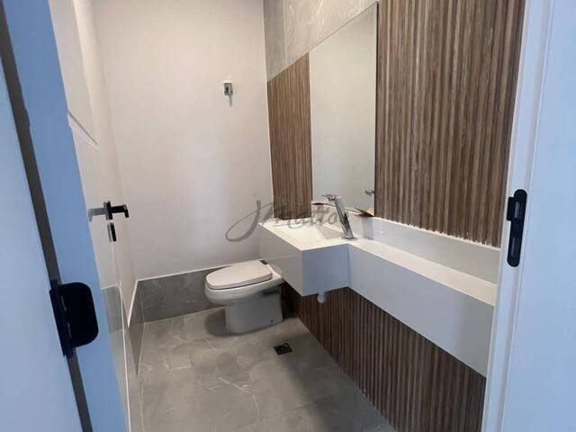 Casa para Venda em Santana de Parnaíba - 5