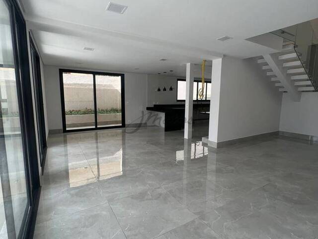#CA0112 - Casa para Venda em Santana de Parnaíba - SP