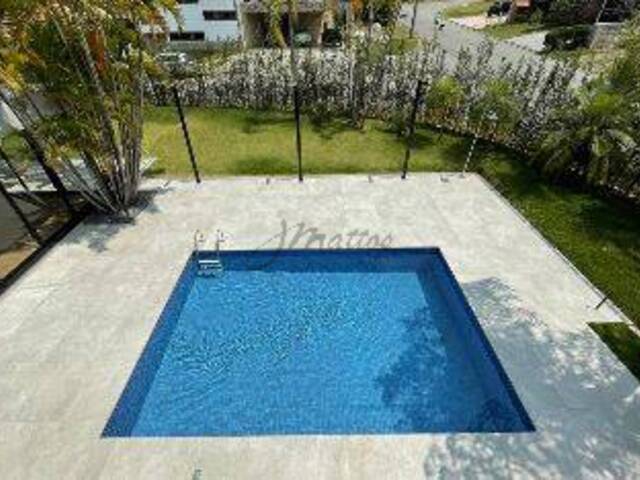 #25 - Casa para Venda em Santana de Parnaíba - SP