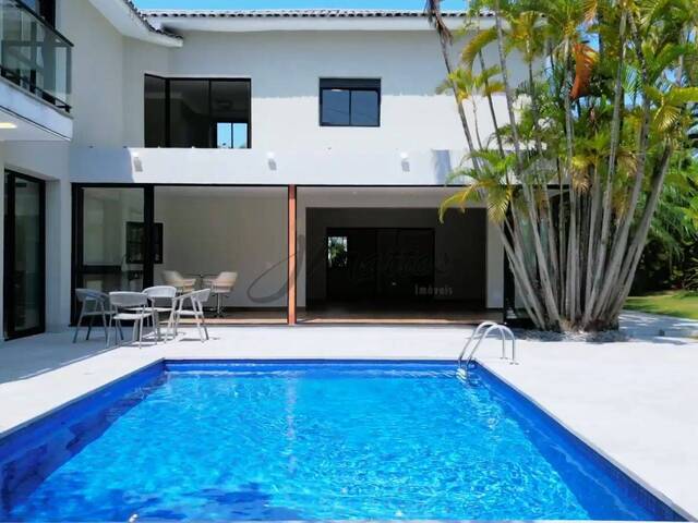 #25 - Casa para Venda em Santana de Parnaíba - SP