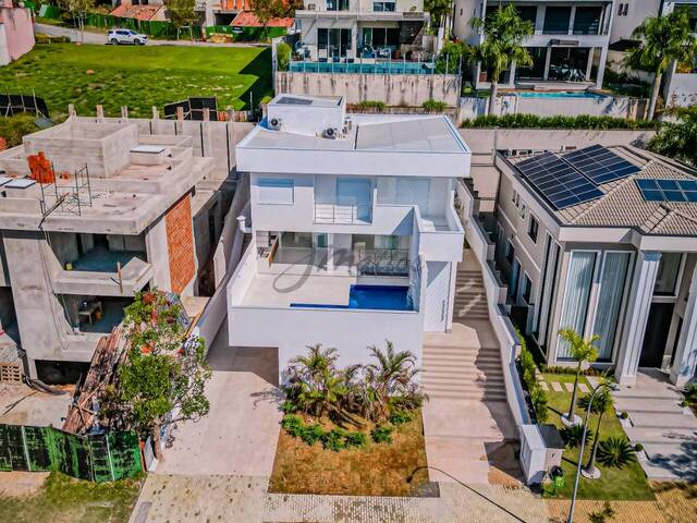 #27 - Casa para Venda em Santana de Parnaíba - SP