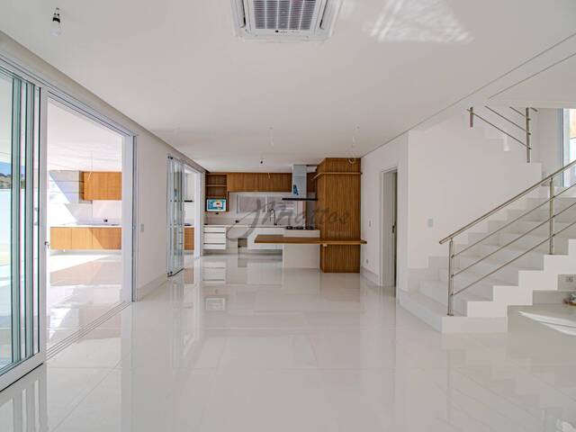 Casa para Venda em Santana de Parnaíba - 5