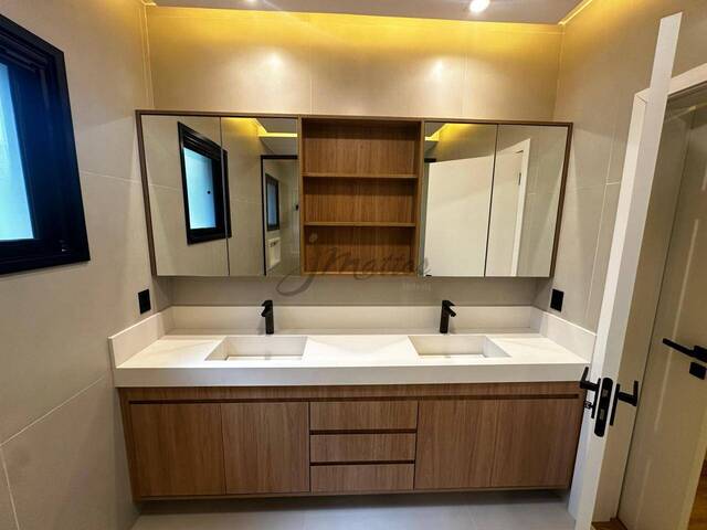 #52 - Casa para Venda em Santana de Parnaíba - SP