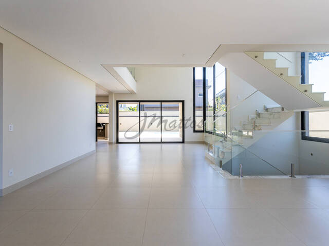 Casa para Venda em Santana de Parnaíba - 4