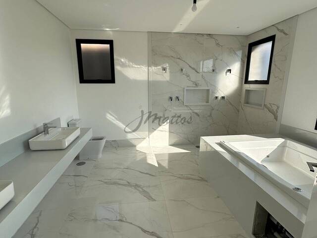 Casa para Venda em Santana de Parnaíba - 5