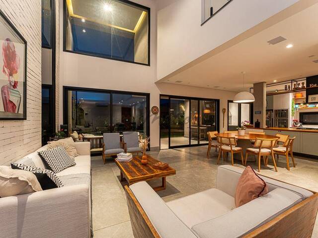 Casa para Venda em Santana de Parnaíba - 5