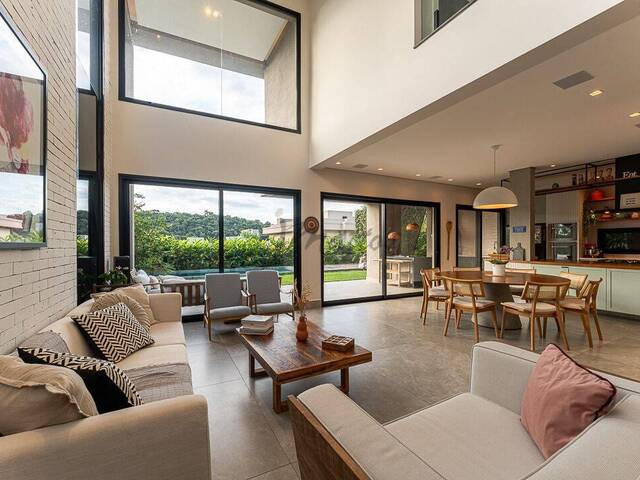 Casa para Venda em Santana de Parnaíba - 4